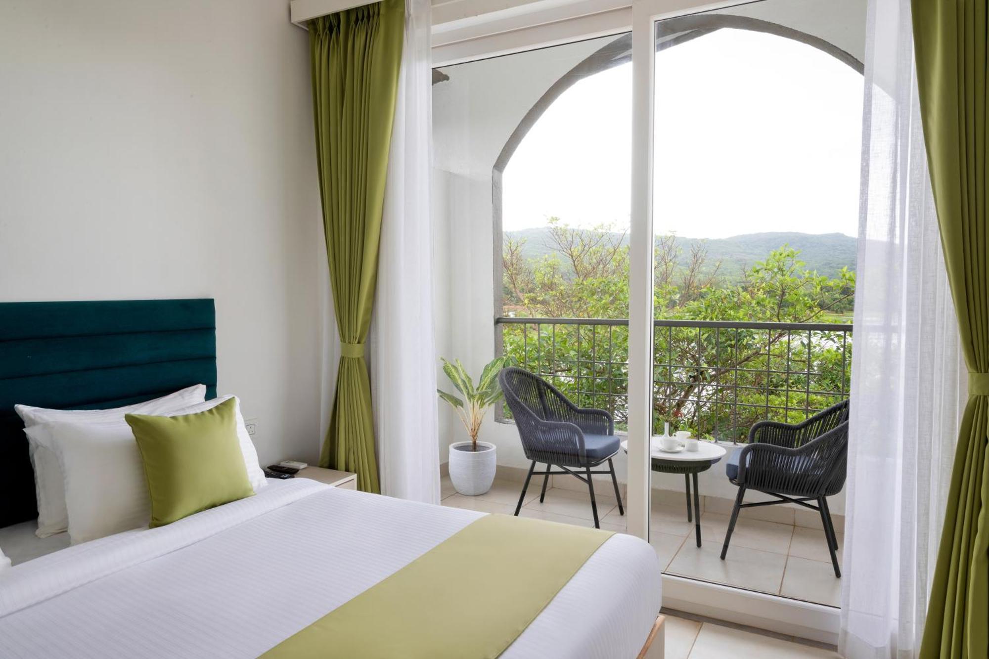 Stone Wood Hotel Amboli Amboli  Luaran gambar