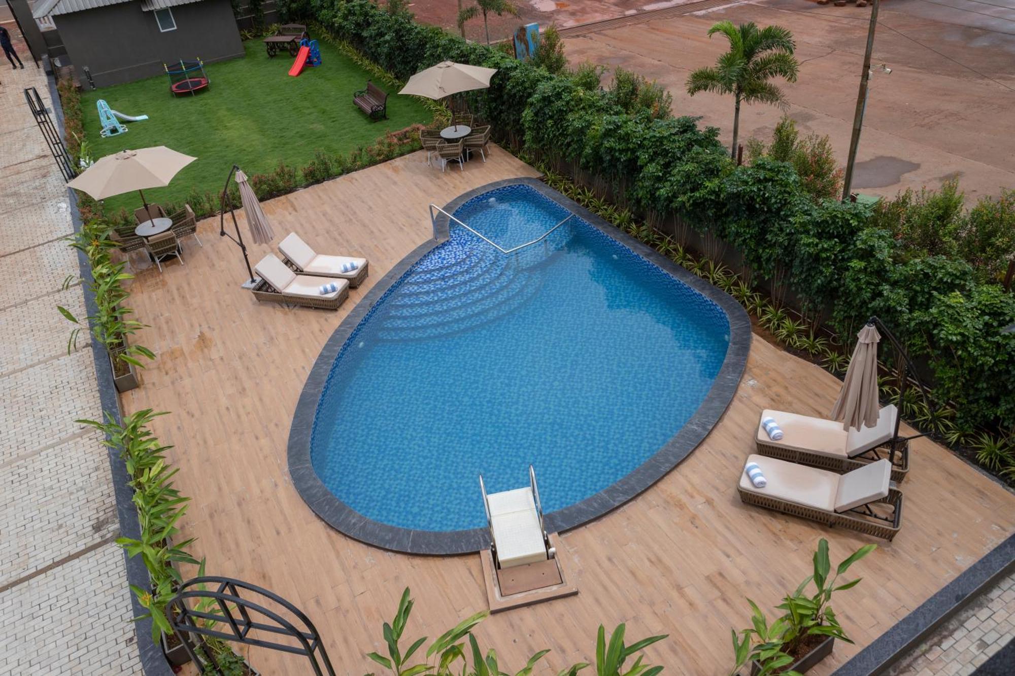 Stone Wood Hotel Amboli Amboli  Luaran gambar