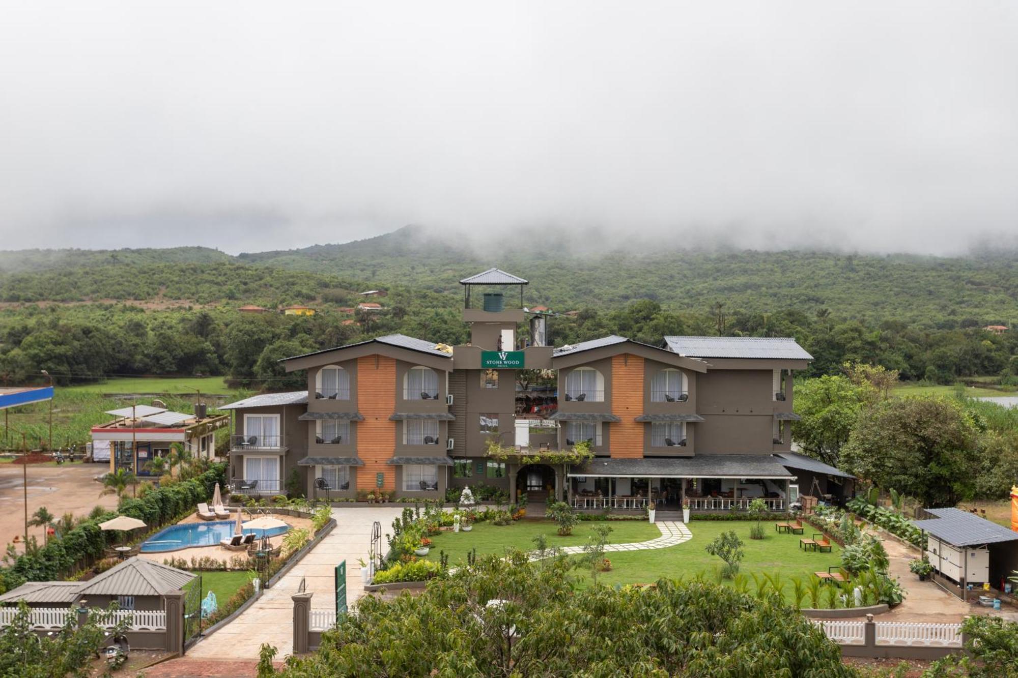 Stone Wood Hotel Amboli Amboli  Luaran gambar