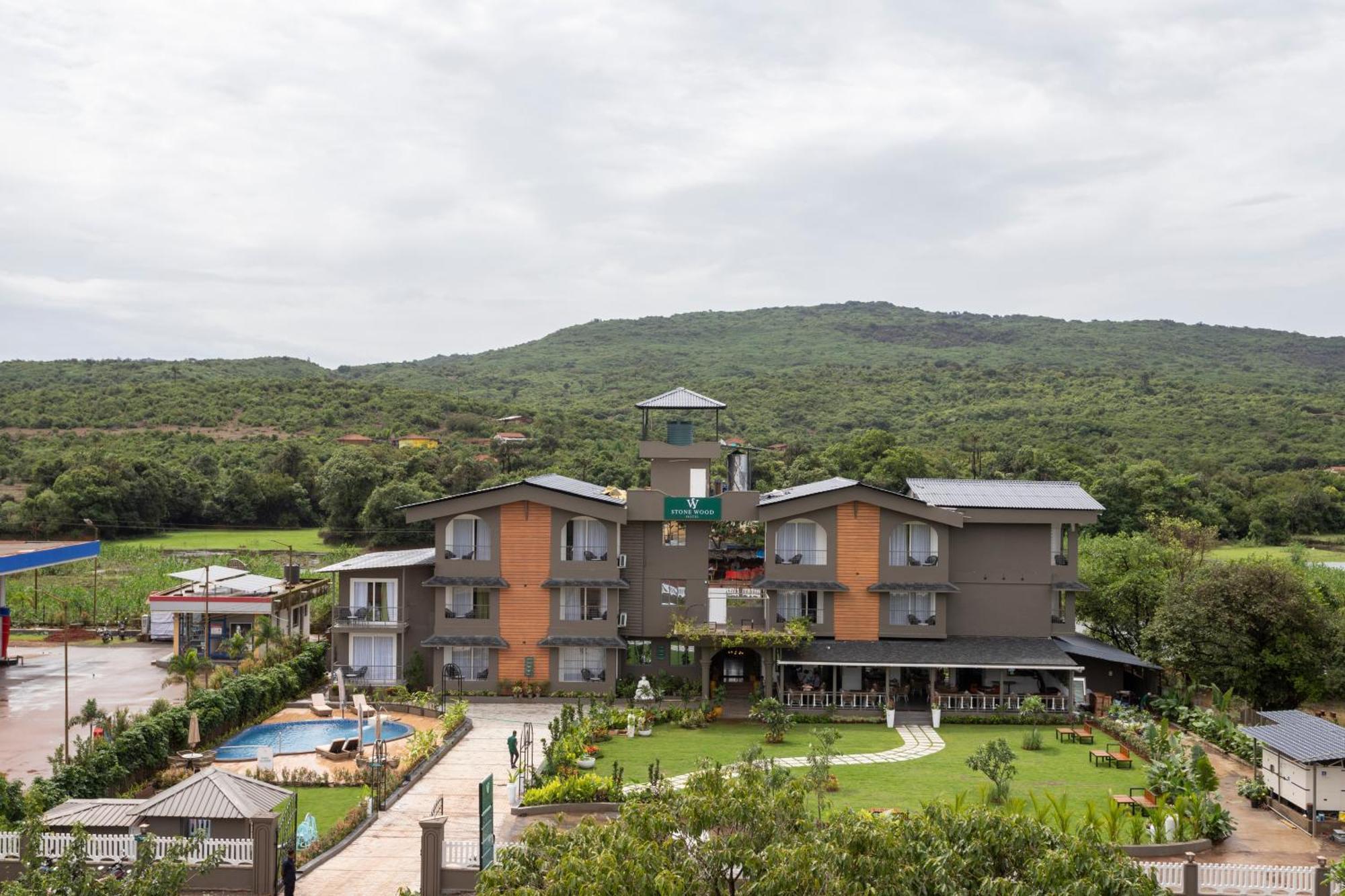Stone Wood Hotel Amboli Amboli  Luaran gambar