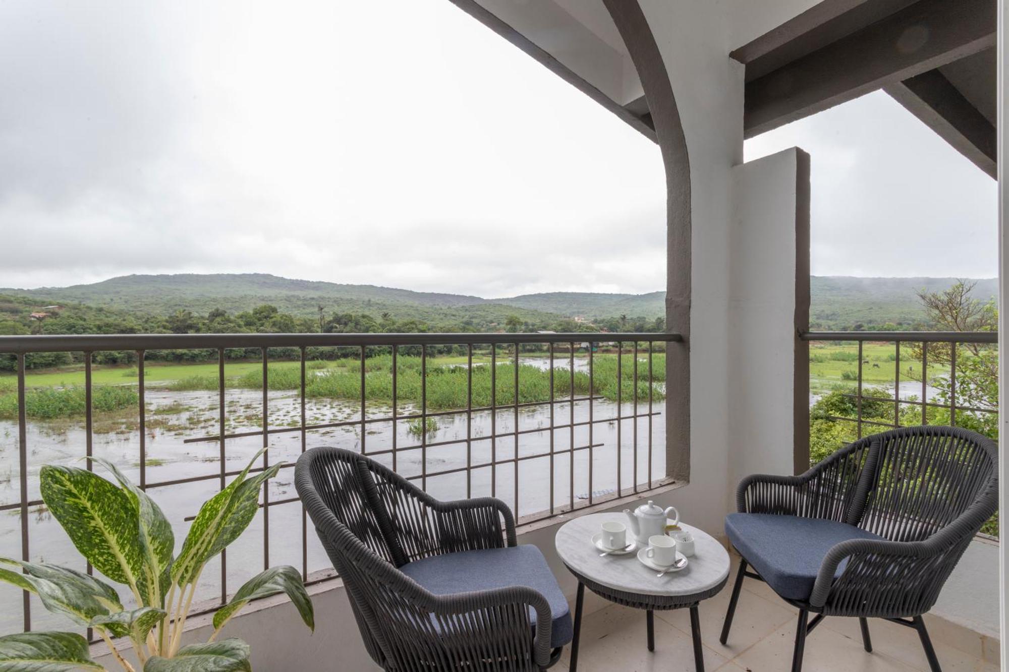Stone Wood Hotel Amboli Amboli  Luaran gambar