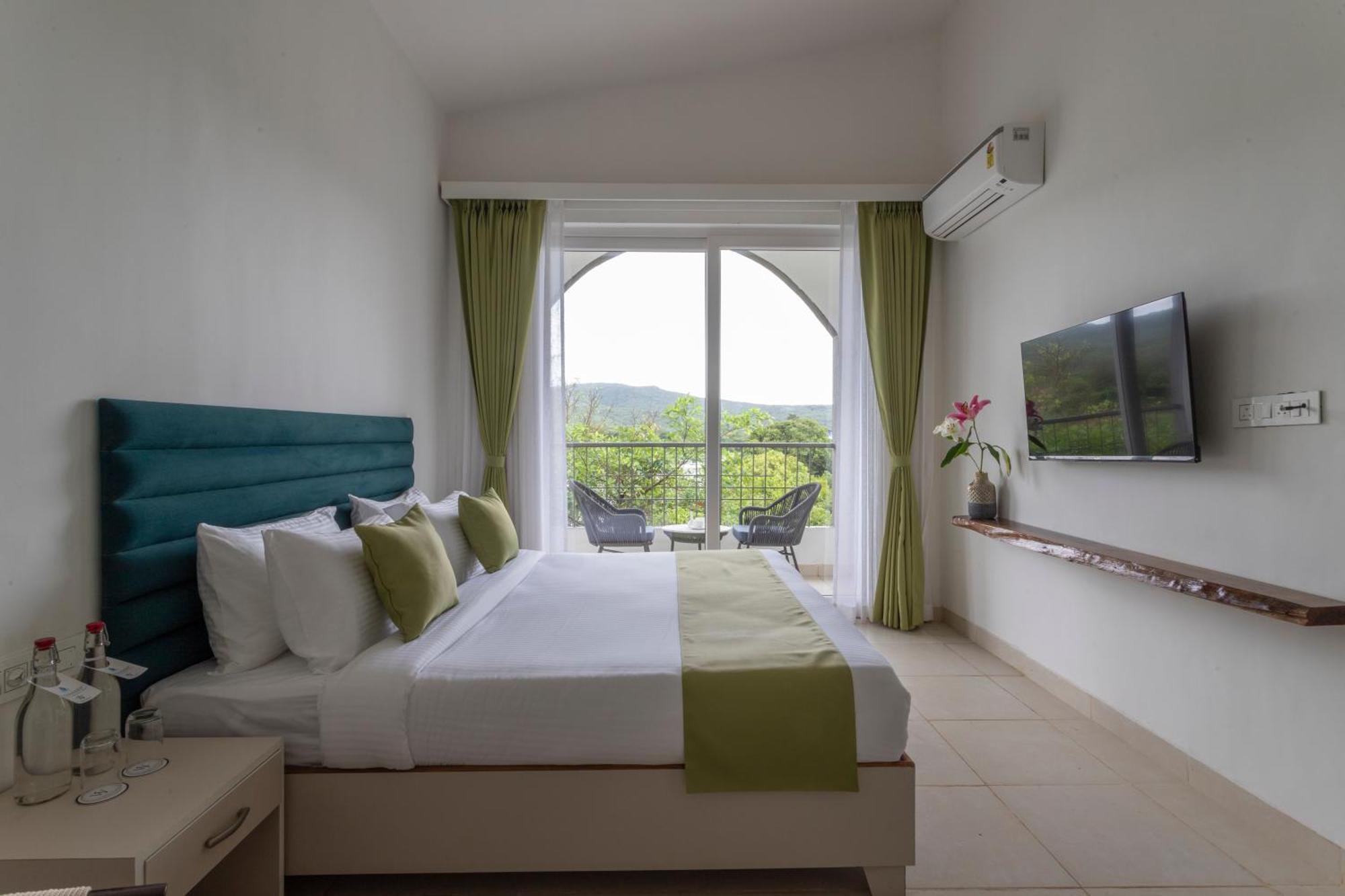 Stone Wood Hotel Amboli Amboli  Luaran gambar