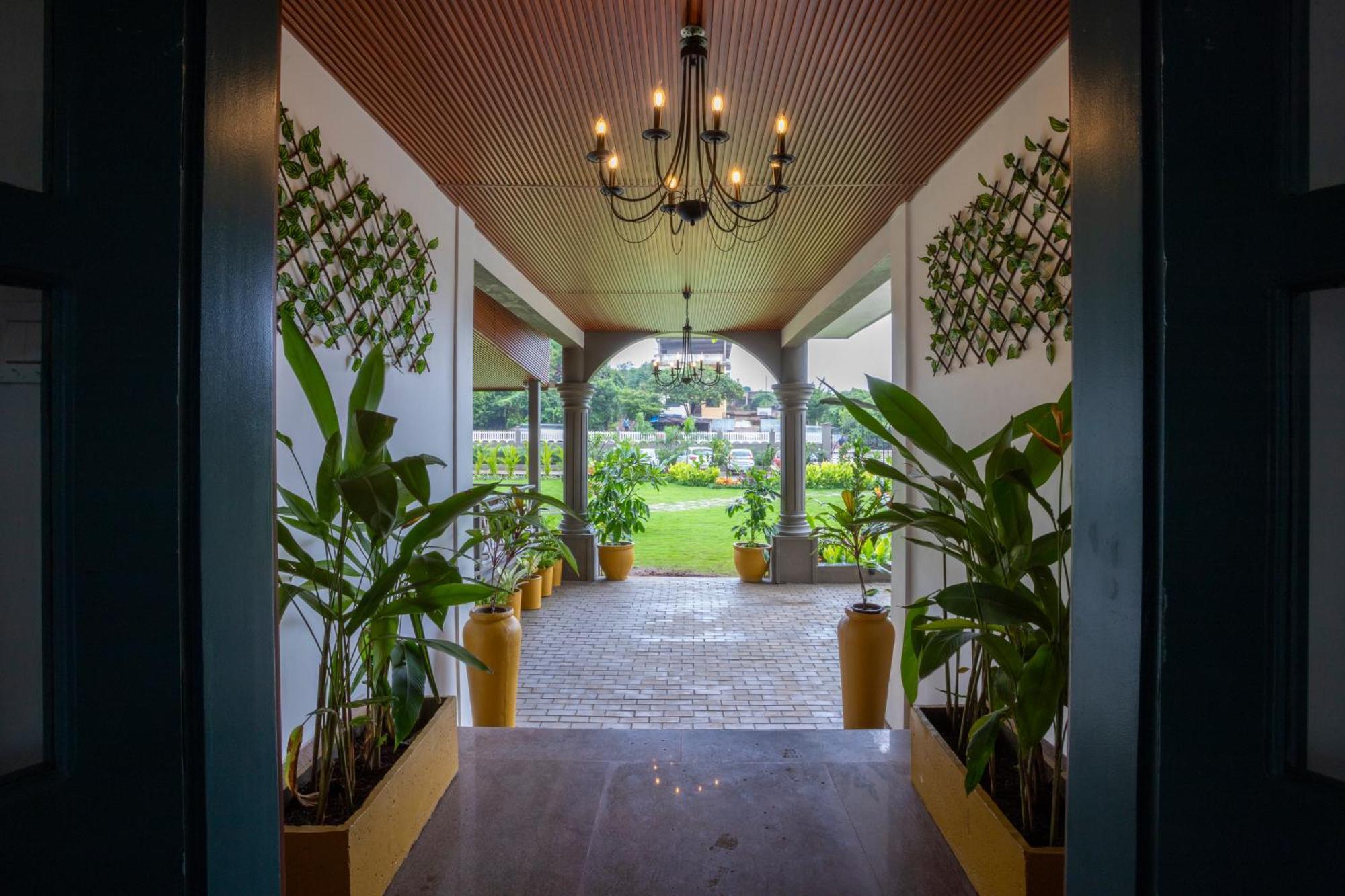 Stone Wood Hotel Amboli Amboli  Luaran gambar