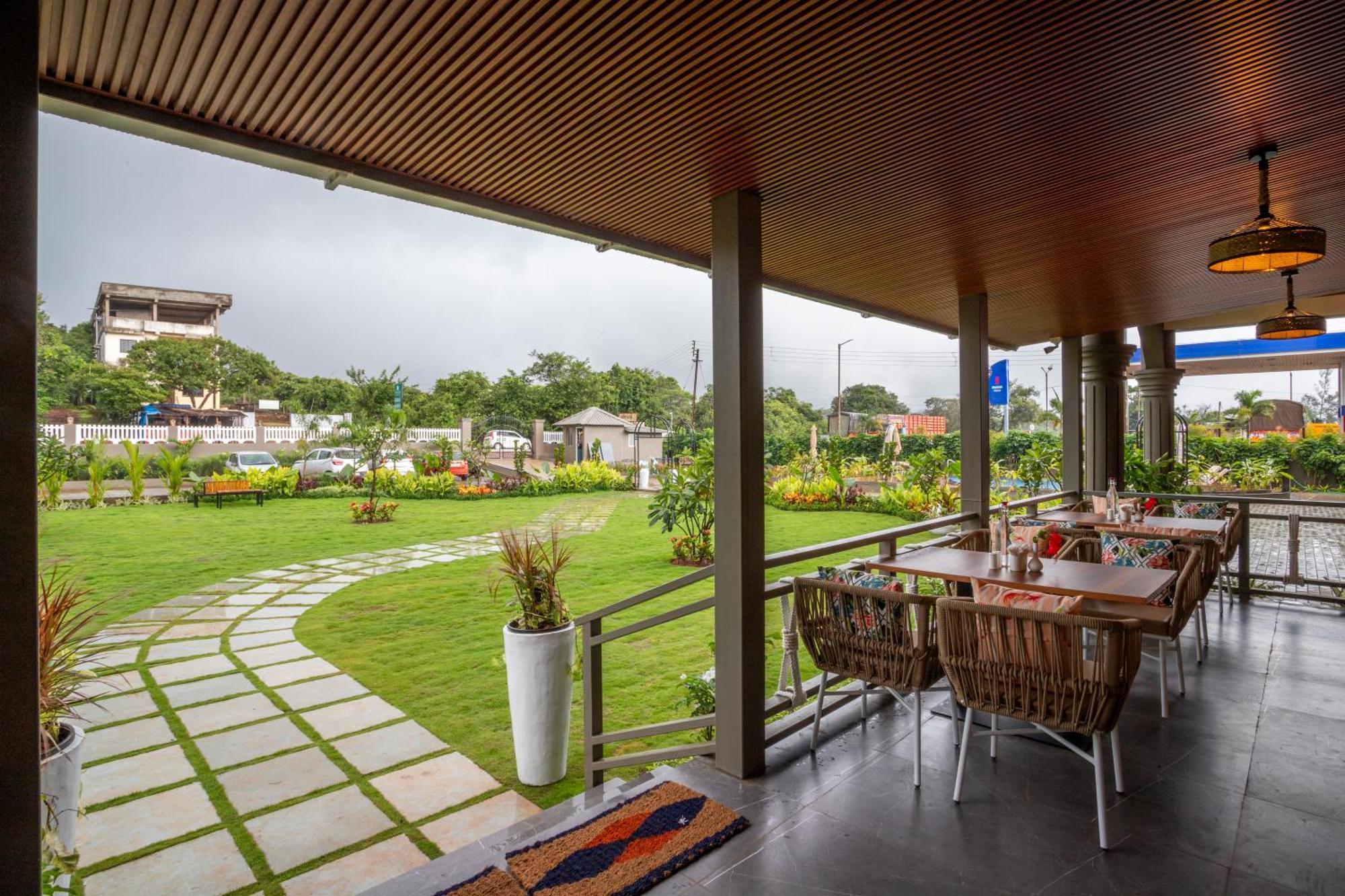 Stone Wood Hotel Amboli Amboli  Luaran gambar